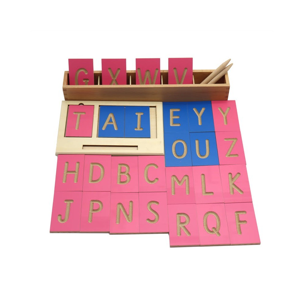 PLATEAU + LETTRES CREUSÉES