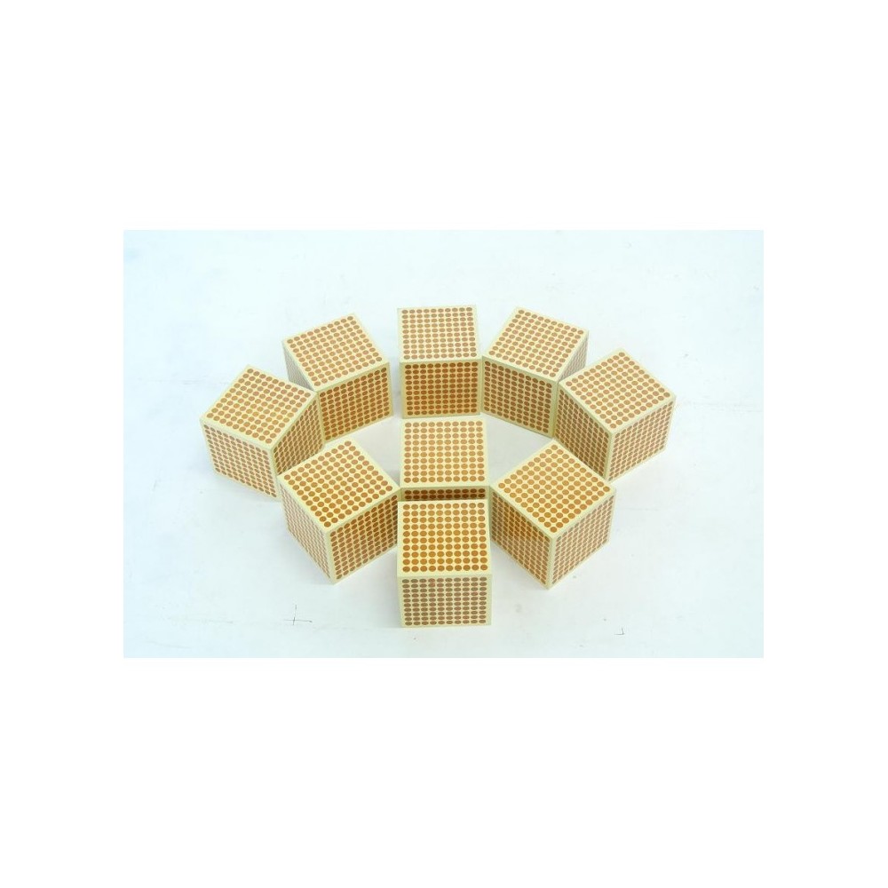 9 CUBES DE 1000 EN BOIS
