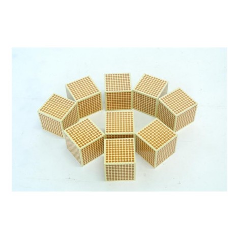 9 CUBES DE 1000 EN BOIS